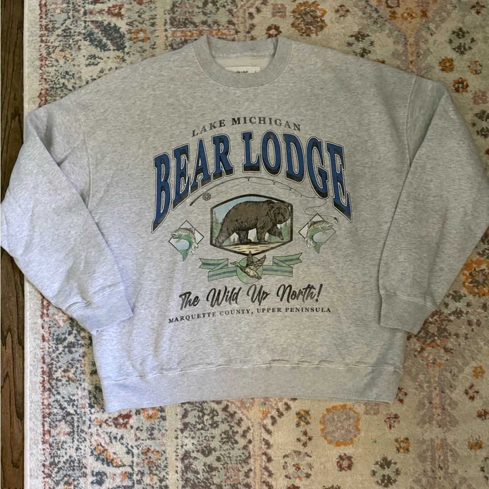 Excellent Condition — Abercrombie & Fitch Gray Bear Lodge Sweatshirt